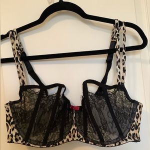 NWOT Cacique Lane Bryant sexy balconette bra with animal print and lace details